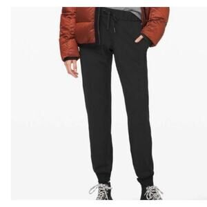 Lululemon On The Fly Joggers Size 2 Black Pockets Sweat Pants Athleisure